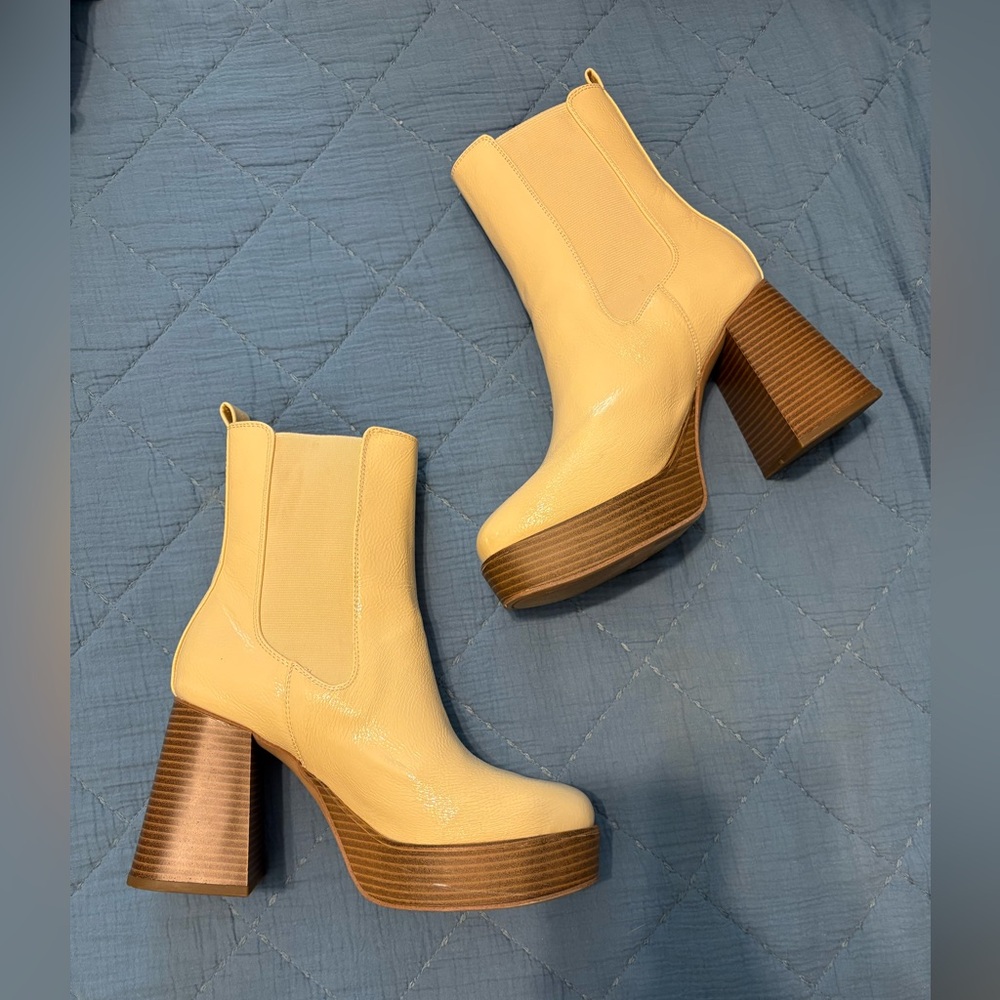 Circus by Sam Edelman Platform Boots Stace Vanilla Glossy